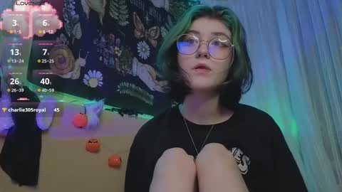 Snapshot of miko_meow chatting on 10/29/25, 06:31 Miko online show from 10/29/25, 06:31