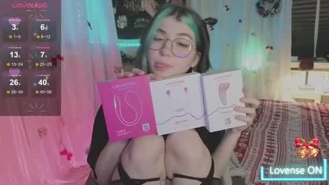 Snapshot of miko_meow chatting on 01/16/26, 04:00 Miko online show from 01/16/26, 04:00