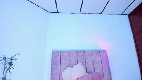 mila_1wood online show from 05/06/26, 12:32