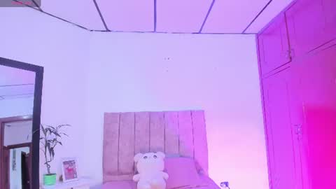 mila_1wood online show from 07/18/26, 01:04