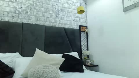 mila_adamss online show from 01/03/25, 10:31