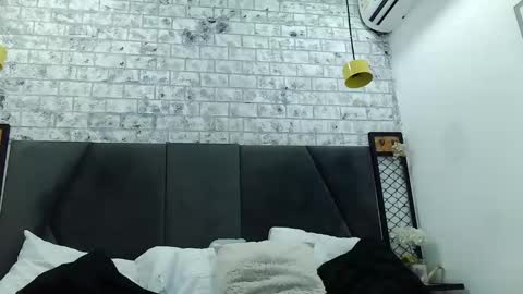 mila_adamss online show from 01/07/25, 10:54