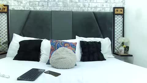 mila_adamss online show from 03/05/25, 11:28