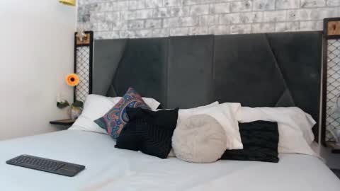 mila_adamss online show from 10/18/25, 09:43