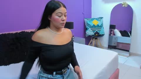 mila_adamss online show from 02/26/26, 11:09