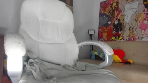 Mila Dash online show from 11/21/25, 10:14