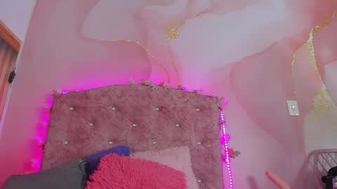 mila_grace_ online show from 04/01/26, 06:38