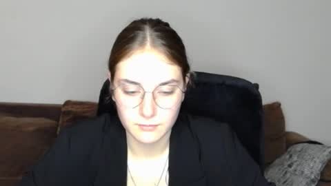 Snapshot of mila_keyy chatting on 11/29/25, 09:07 mila_keyy online show from 11/29/25, 09:07