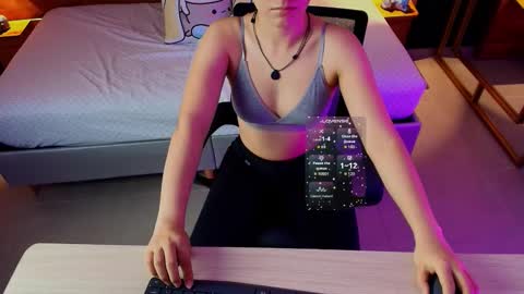Snapshot of mila_kiitty chatting on 02/18/26, 11:39 Milena online show from 02/18/26, 11:39