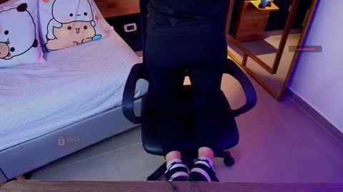 Snapshot of mila_kiitty chatting on 03/19/26, 11:14 Milena online show from 03/19/26, 11:14