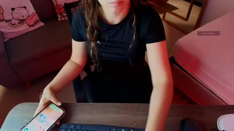 Snapshot of mila_kiitty chatting on 04/08/26, 11:21 Milena online show from 04/08/26, 11:21