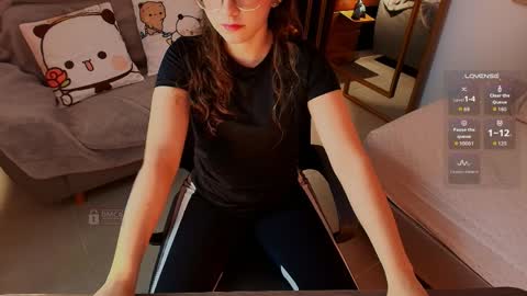 Snapshot of mila_kiitty chatting on 04/09/26, 11:37 Milena online show from 04/09/26, 11:37