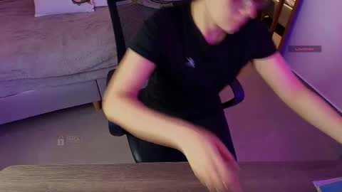 Snapshot of mila_kiitty chatting on 04/18/26, 11:14 Milena online show from 04/18/26, 11:14
