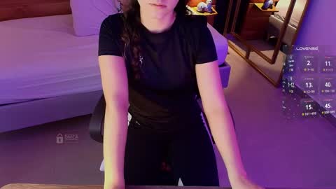 Snapshot of mila_kiitty chatting on 04/20/26, 11:13 Milena online show from 04/20/26, 11:13