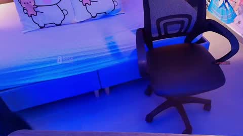 Snapshot of mila_kiitty chatting on 04/23/26, 10:47 Milena online show from 04/23/26, 10:47