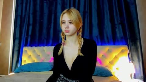 mila_kinor online show from 02/24/25, 04:49