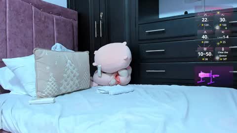 mila_kyhic_ online show from 09/10/25, 10:43
