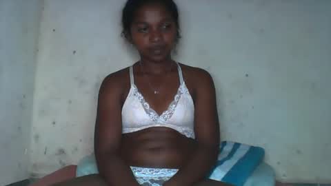 Snapshot of mila_lunah chatting on 03/18/26, 06:44 mila_lunah online show from 03/18/26, 06:44