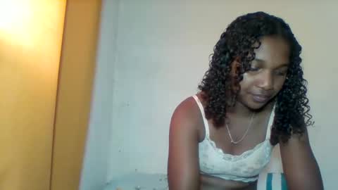 Snapshot of mila_lunah chatting on 04/05/26, 07:49 mila_lunah online show from 04/05/26, 07:49
