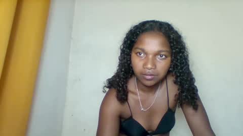 Snapshot of mila_lunah chatting on 04/07/26, 02:45 mila_lunah online show from 04/07/26, 02:45