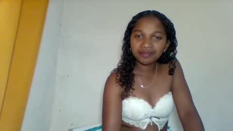 Snapshot of mila_lunah chatting on 04/11/26, 02:21 mila_lunah online show from 04/11/26, 02:21