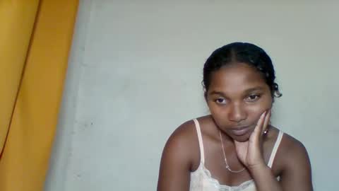 Snapshot of mila_lunah chatting on 04/16/26, 03:57 mila_lunah online show from 04/16/26, 03:57