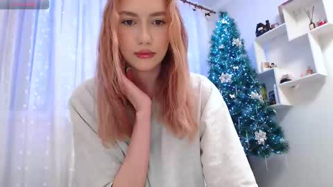 mila nowak online show from 12/22/25, 07:33