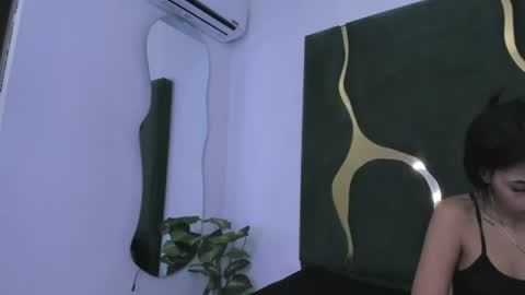 mila_petiteasm online show from 07/01/26, 12:18