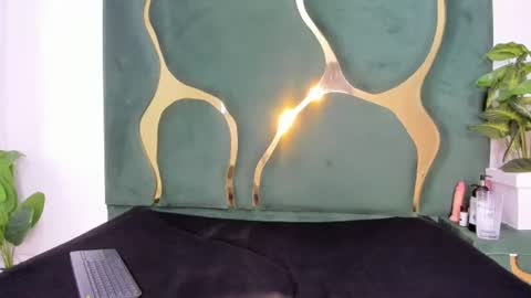 mila_petiteasm online show from 07/29/26, 12:25