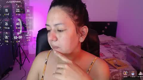 Snapshot of mila_phoenix chatting on 10/25/25, 10:01 mila_phoenix online show from 10/25/25, 10:01