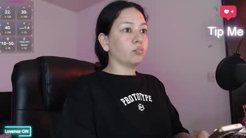 Snapshot of mila_phoenix chatting on 11/24/25, 10:04 mila_phoenix online show from 11/24/25, 10:04