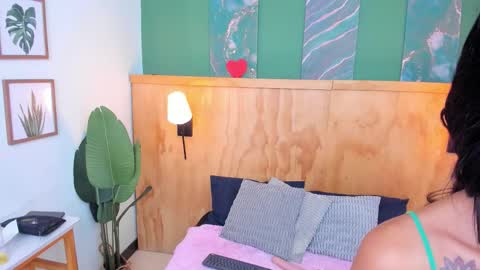 Mila and samy online show from 10/23/25, 12:04