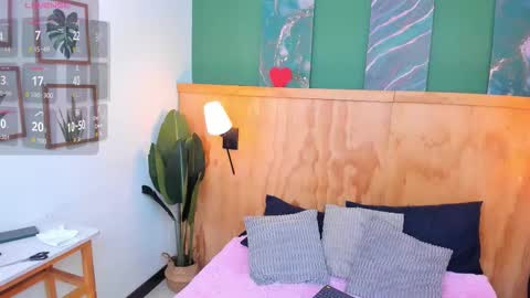 Mila and samy online show from 10/25/25, 12:02