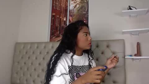 Snapshot of mila_sophia chatting on 11/07/25, 02:06 sophia online show from 11/07/25, 02:06