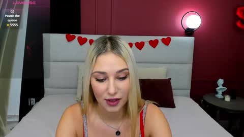 Snapshot of mila_stunning chatting on 02/02/26, 01:26 Mila online show from 02/02/26, 01:26