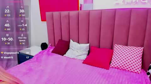 Snapshot of mila_stunning chatting on 05/28/26, 01:36 Mila online show from 05/28/26, 01:36