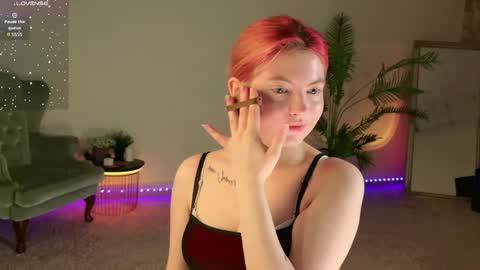 Snapshot of mila_taylorrr chatting on 05/25/26, 06:36 Lisa online show from 05/25/26, 06:36