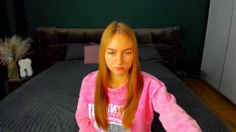 Milla online show from 11/08/25, 06:46