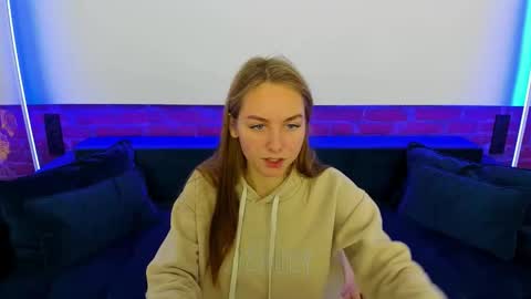 Milla online show from 11/17/25, 06:30