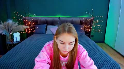 Milla online show from 11/30/25, 06:50