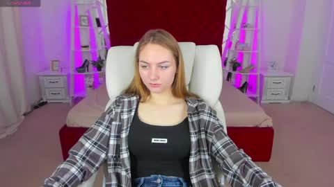 Milla online show from 05/30/26, 05:37