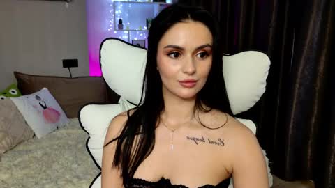 Mila online show from 05/17/26, 08:16