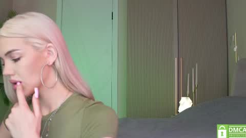 Mila and u can call me sweet bunny online show from 05/29/26, 10:13