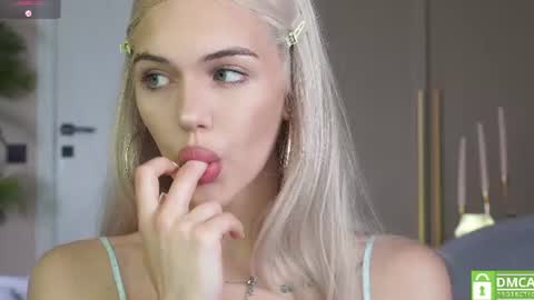 Mila and u can call me sweet bunny online show from 06/12/26, 11:31