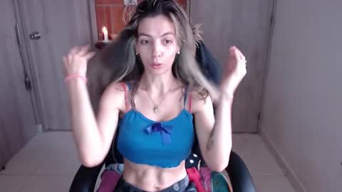 milacoxx8819 online show from 02/11/25, 02:57