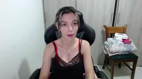 milacoxx8819 online show from 02/12/25, 11:51