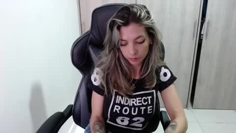 milacoxx8819 online show from 02/15/25, 05:28