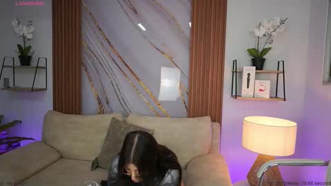 milacrave online show from 09/30/25, 11:37