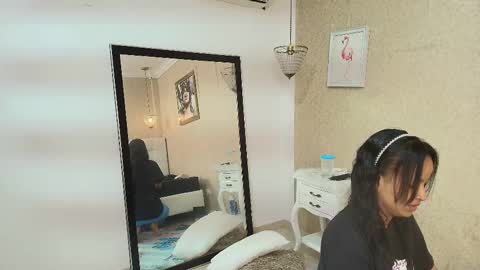 miladiosa online show from 10/10/25, 12:04