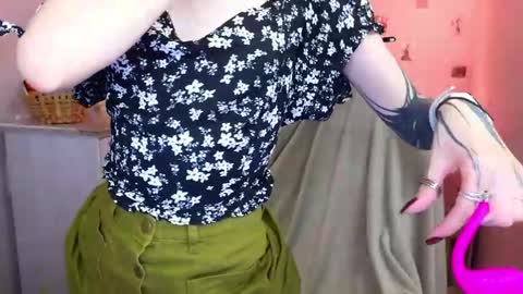 Mila online show from 05/26/26, 12:45